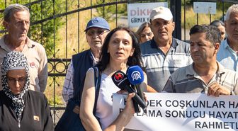Sakarya'da havai fişek fabrikasındaki patlamada hayatını kaybeden işçiler anıldı