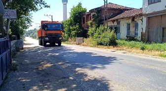 Sıcaklığın 35 dereceyi bulduğu Bilecik'te asfalt eridi