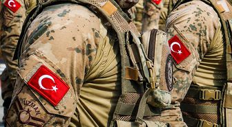 Uzman erbaş kanunu yasalaştı! Sözleşmeli erlere kamuda istihdam imkanı