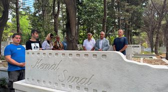 Usta sanatçı Kemal Sunal, vefatının 26. yılında kabri başında anıldı