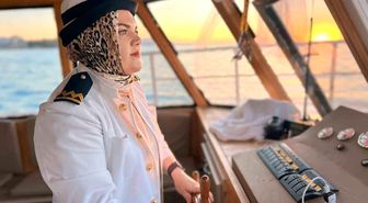 Van Gölü'nün ilk kadın kaptanı: Dümen artık ona emanet