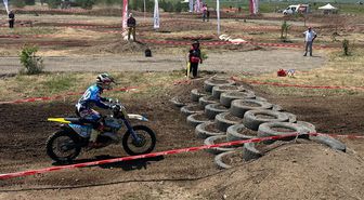 Ağrı'da sporcular piste çıktı