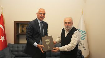 Bakan Ersoy, bilim tarihçisi Prof. Dr. Fazlıoğlu'nu ziyaret etti