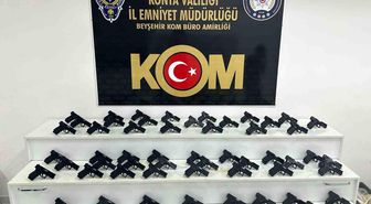 Durdurulan araçta 70 adet kaçak tabanca bulundu