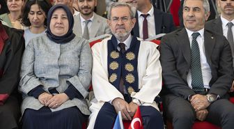 Depremden 248 saat sonra kurtarılan Aleyna Ölmez mezun oldu
