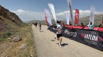 Hakkari'de Bölgesel Triatlon Ligi Duatlon yarışı yapıldı