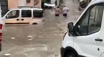 Kağıthane'de sağanak; ev ve iş yerlerini su bastı, araçlar sular altında kaldı / Yeni ek görüntüler