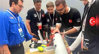 Kapsül Azak Rocket Team ABD'de dünya birincisi oldu
