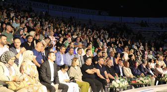 Kilis'te Türk Halk Müziği korosu konser verdi