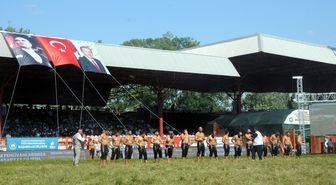 Kırkpınar Yağlı Güreşleri'nde Son 16 Turu Tamamlandı