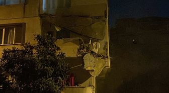 Küçükçekmece'de balkonlarında çökme meydana gelen 5 katlı apartman boşaltıldı