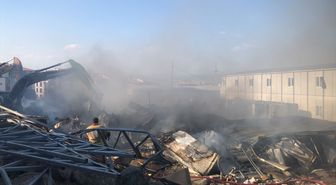 Manisa'da konteynerde çıkan yangın söndürüldü