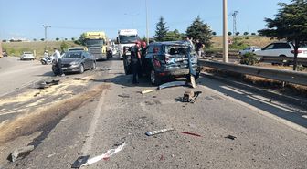 Samsun'da 8 aracın karıştığı kazada 2 kişi yaralandı