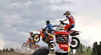 Türkiye sınırları içindeki en yüksek rakımlı enduro yarışı Ağrı'da start aldı