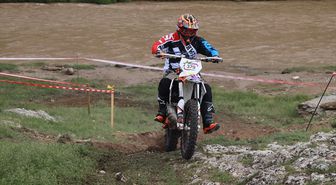 Ağrı'da enduro ve ATV sporcuları Tendürek ve Ağrı Dağı eteklerinde yarıştı