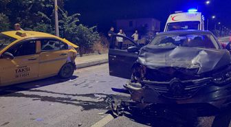 Alkollü sürücünün kullandığı otomobil, taksiye çarptı: 1 yaralı
