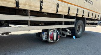 Çarpıştığı kamyonetin altında kalan motosikletli kazadan 7 gün sonra öldü