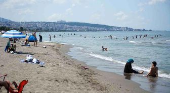 Samsun'da dalga ve rüzgar alarmı: 'Denize girmeyin' çağrısı