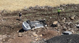 Şanlıurfa'da devrilen otomobildeki 4 kişi yaralandı