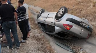 Siirt'te devrilen otomobildeki 3 kişi yaralandı