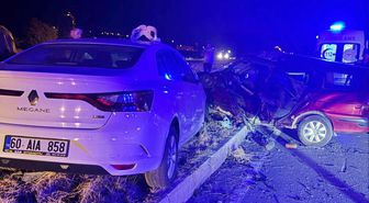 Tokat'ta iki otomobilin çarpıştığı kazada 9 kişi yaralandı