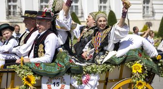 Albüm: Hırvatistan'da Düzenlenen 60. Dakovo Nakış Festivali Renkli Görüntülere Sahne Oldu