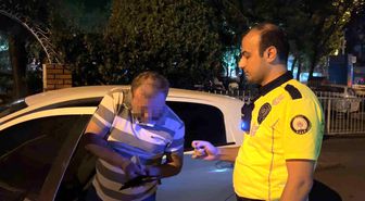 Alkol denetimini görünce aracı park etti, 'Sigara almaya geldim' dedi