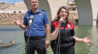Batman polisi, Hasankeyf'in tarihi dokusu ile müziği buluşturdu