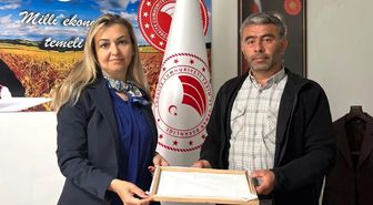 Burhaniye'de ipek böcekçiliğinde ilk kozalar hasat edildi