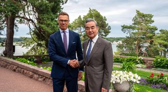 Çin Dışişleri Bakanı Wang Yi, Finlandiya Cumhurbaşkanı Alexander Stubb ile Bir Araya Geldi