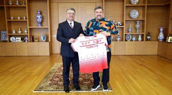 DPÜ Öğretim üyesi Mustafa Said Erzeybek, Kadın Curling Milli Takımı'nın tarihi başarısında teknik kadroda yer aldı