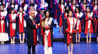 Gaziantep Üniversitesi'nde 200 genç doktor mezun oldu