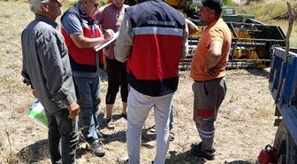 Gediz'de biçerdöverle hasat kontrolleri sürüyor