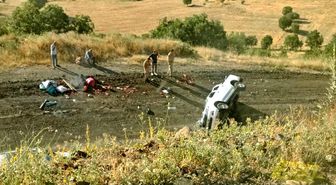 Kamyonet şarampole yuvarlandı: 4 yaralı
