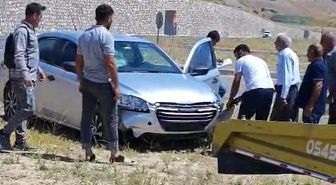 Motosiklete çarpmamak için manevra yapınca kaza yaptı: 1 yaralı