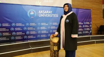 Ev Hanımı 3 Çocuk Annesi, Üniversiteden Bölüm Birincisi Olarak Mezun Oldu