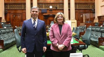 AK Parti Genel Başkan Yardımcısı Sırakaya, Avustralya'da Türk kökenli Bakan Süleyman ile görüştü