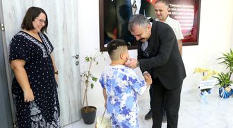 Bakanlığın Koruyucu Aile modeliyle bir çocuk daha yeni yuvasına kavuştu