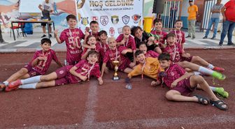 Balıkesir'de depremden etkilenen çocuklar U11 Futbol Turnuvası'nda buluştu