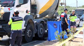 Beton mikserinin altında kalan yaşlı kadın hayatını kaybetti