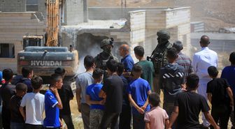 İsrail ordusu işgal altındaki Batı Şeria'da Filistinlere ait 6 evi daha yıktı