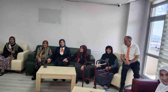 Kars Açık Kapı'dan huzurevi sakinlerine anlamlı ziyaret
