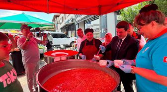Nallıhan'da vatandaşlara aşure ikram edildi