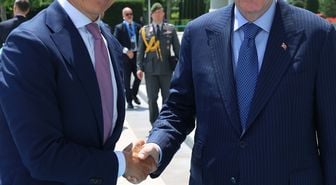 Erdoğan ve Stubb NATO Zirvesi'nde bir araya geldi
