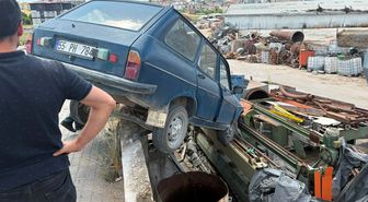 Vezirköprü'de yoldan çıkan otomobilin sürücüsü yaralandı