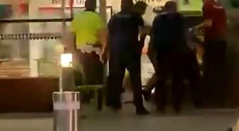 Adnan Menderes Havalimanında hareketli anlar: 4 polis bıçaklandı