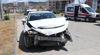 Amasya'da beton mikseri ile çarpışan otomobildeki 5 kişi yaralandı