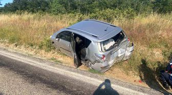 Bilecik'te kamyonetle otomobil çarpıştı: 3 yaralı