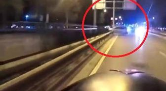Bursa'da otomobil bariyerlere çarpıp böyle takla attı...Feci kaza kask kamerasında