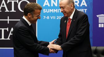 Cumhurbaşkanı Erdoğan, NATO Zirvesi'nde Macron ile Görüştü